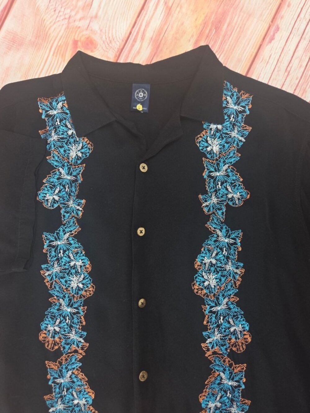 Beachcombers Embroidered Guayabera Shirt Large